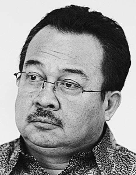 BUDAYA MENGHAKIMI DAN MENGHUKUM PARA PENDIDIK DI INDONESIA